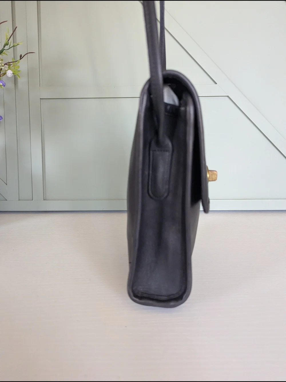 classic Vintage Coach Scooter Bag, a highly popular crossbody silhouette